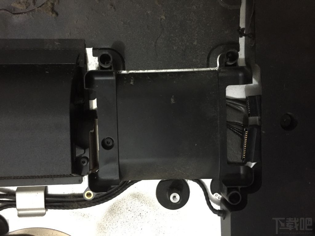 旧款iMac怎么更换机械硬盘?iMac加SSD固态硬盘教程