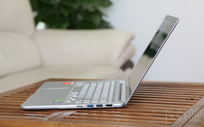 三星900X5T怎么样？15寸全金属三星 星曜900X5T评测