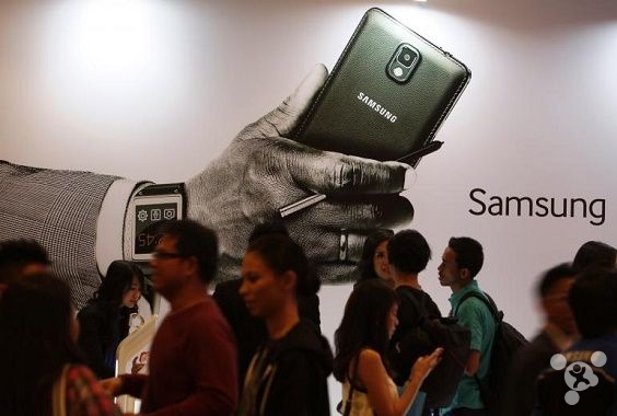 三星暗示Galaxy S6将采用新材料 或明年初发布