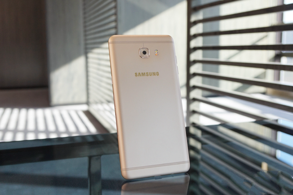 三星C9 Pro评测：大屏超薄设计 相机玩法丰富