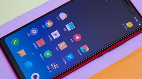 小米8SE图片赏：5.2寸手感 颜值出众