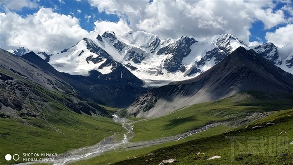 小米Max3正式发布:6.9寸巨屏+5500mAh电池