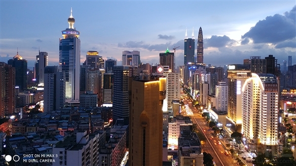 小米Max3正式发布:6.9寸巨屏+5500mAh电池