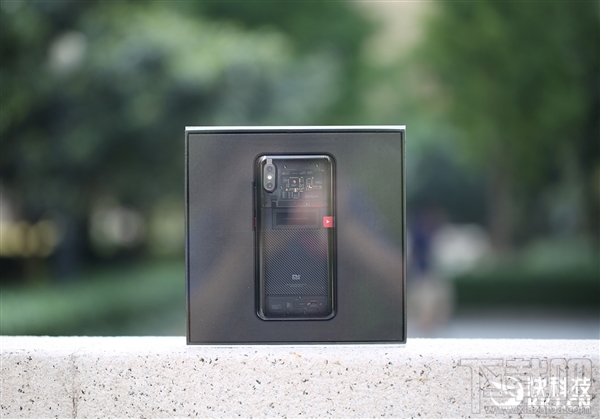 小米8透明探索版开箱图赏:细节如此精致