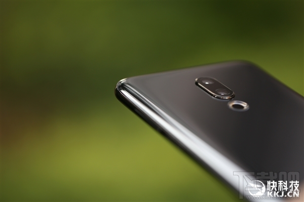 魅族16开箱图赏:3D四曲面玻璃机身
