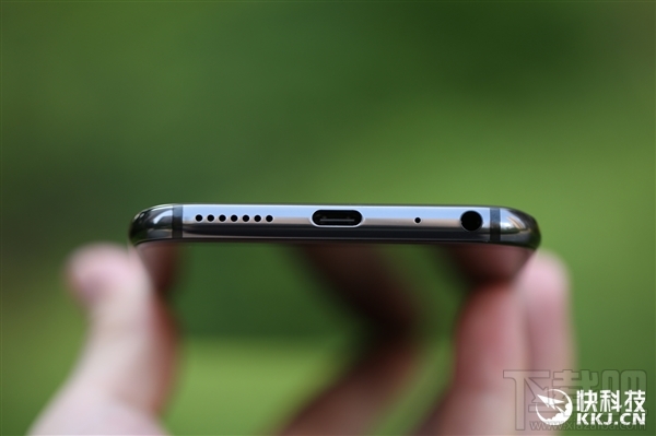 魅族16开箱图赏:3D四曲面玻璃机身