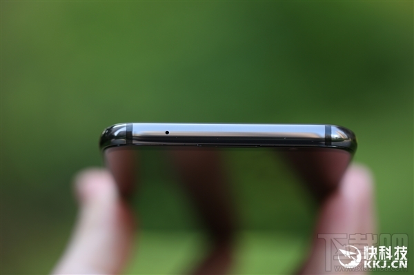 魅族16开箱图赏:3D四曲面玻璃机身