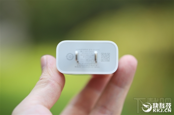 魅族16开箱图赏:3D四曲面玻璃机身