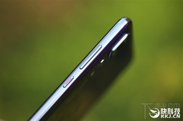 华为P20极光闪蝶版首发图赏:配色浪漫梦幻