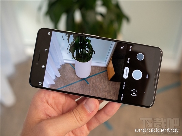 谷歌Pixel3发布：单手操作无压力