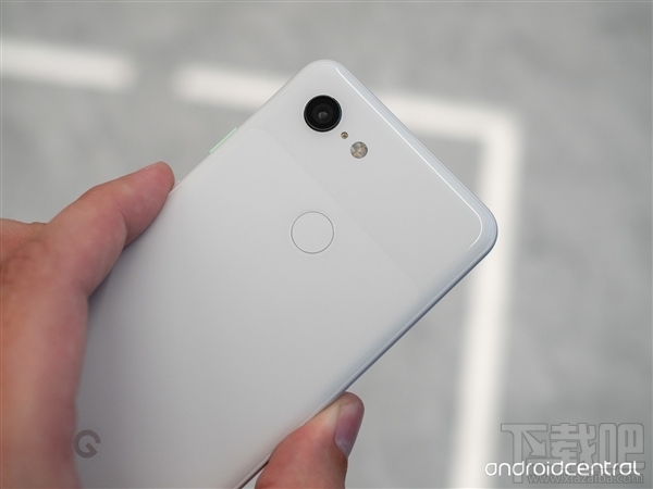 谷歌Pixel3发布：单手操作无压力