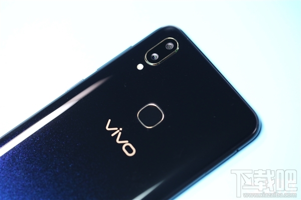 vivoZ3星夜黑开箱图赏：1598元