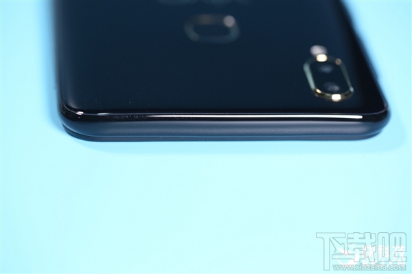 vivoZ3星夜黑开箱图赏：1598元