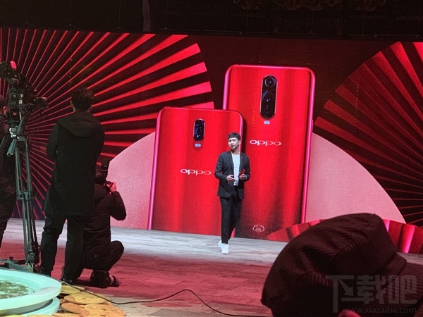 OPPOR17/R17Pro新年版发布:2799元起