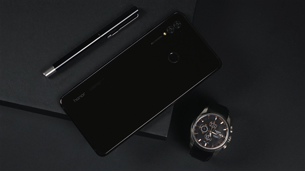 荣耀Note10图赏：双Turbo技术 2799元起