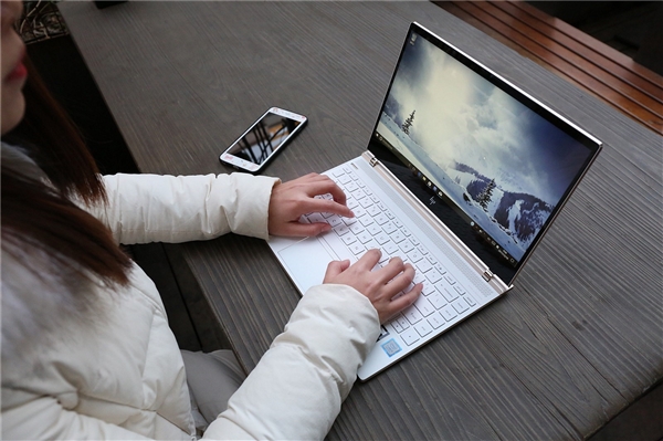 Win10新创举：PC接电话、收发短信