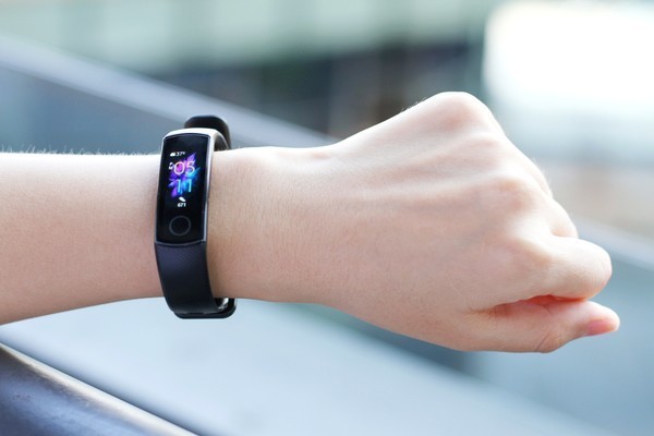 荣耀手环5 NFC版新增门钥匙功能怎么用？荣耀手环5NFC版门钥匙功能使用教程