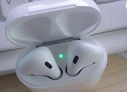 AirPods耳机盒一直闪烁绿灯怎么解决？